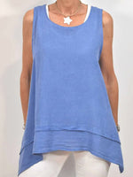 Lässige, einfarbige Weste mit Rundhalsausschnitt und unregelmäßigem Saum