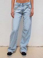 Jean stretch taille basse à jambes droites et détails de coutures