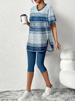 Zweiteiliges Set in Blau mit V-Ausschnitt und kurzen Ärmeln