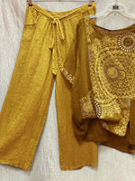 Lässiges Set aus bedrucktem Kurzarm-Top und Hose