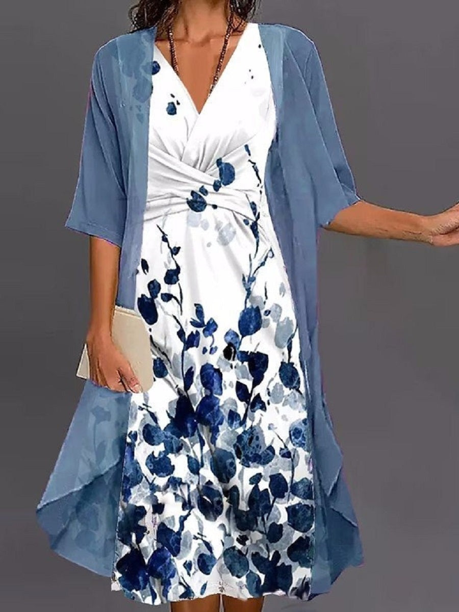 Blaues, lässiges Sommerkleid mit V-Ausschnitt und Print