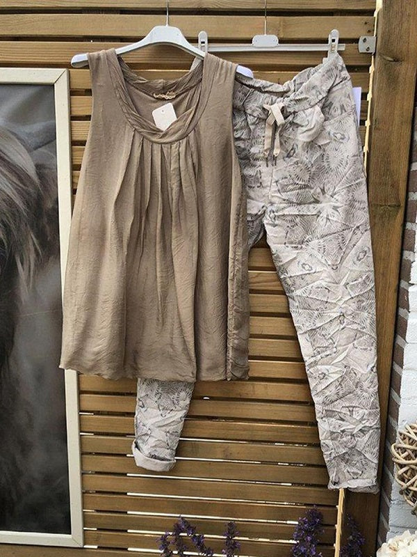 Khaki Casual Style Camouflage Printed Round Neck Sleeveless Two Piece Suit