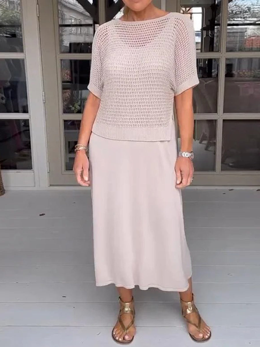 Lässiges Hosenträgerkleid und zweiteiliger Anzug mit Ausschnittbluse