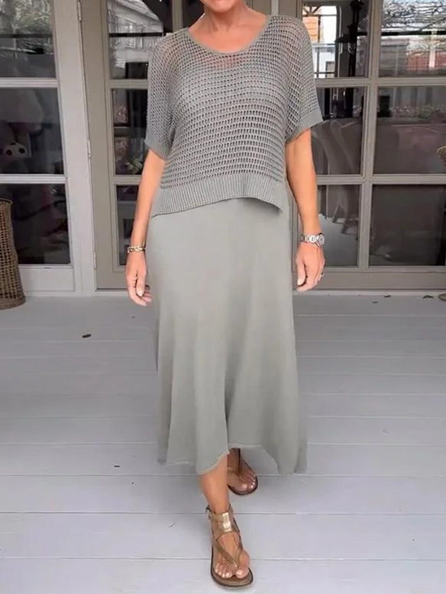 Lässiges Hosenträgerkleid und zweiteiliger Anzug mit Ausschnittbluse