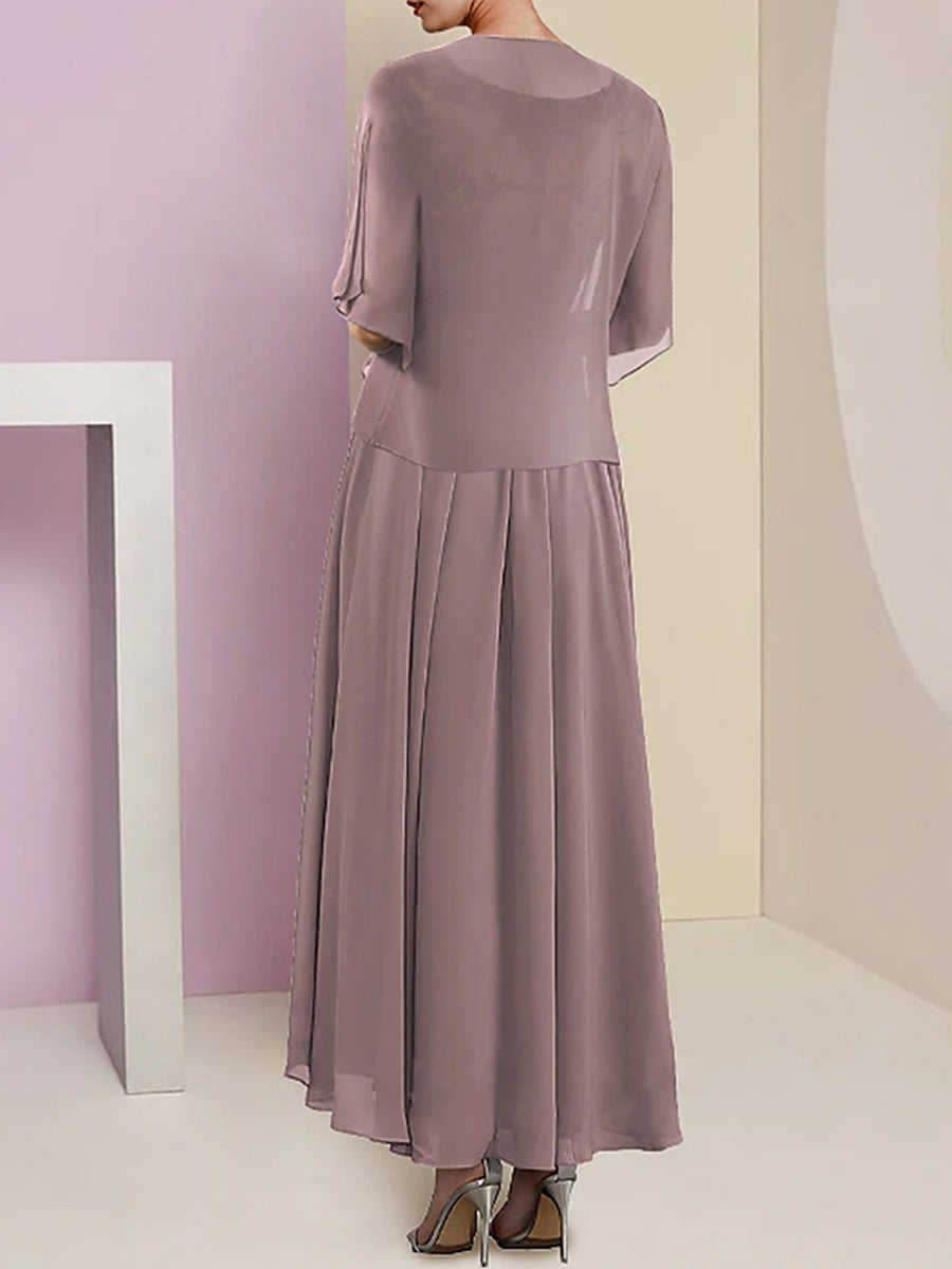 Ensemble deux pièces uni pour femme, idéal pour une soirée ou une sortie.