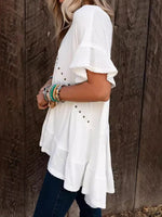 T-Shirt-Top mit Fledermausärmeln, asymmetrischem Saum, Knopfleiste und V-Ausschnitt