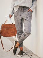 Pantalon décontracté et confortable de couleur unie