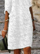 Women’s White Floral Lace V-Neck Half Sleeve Shift Dress