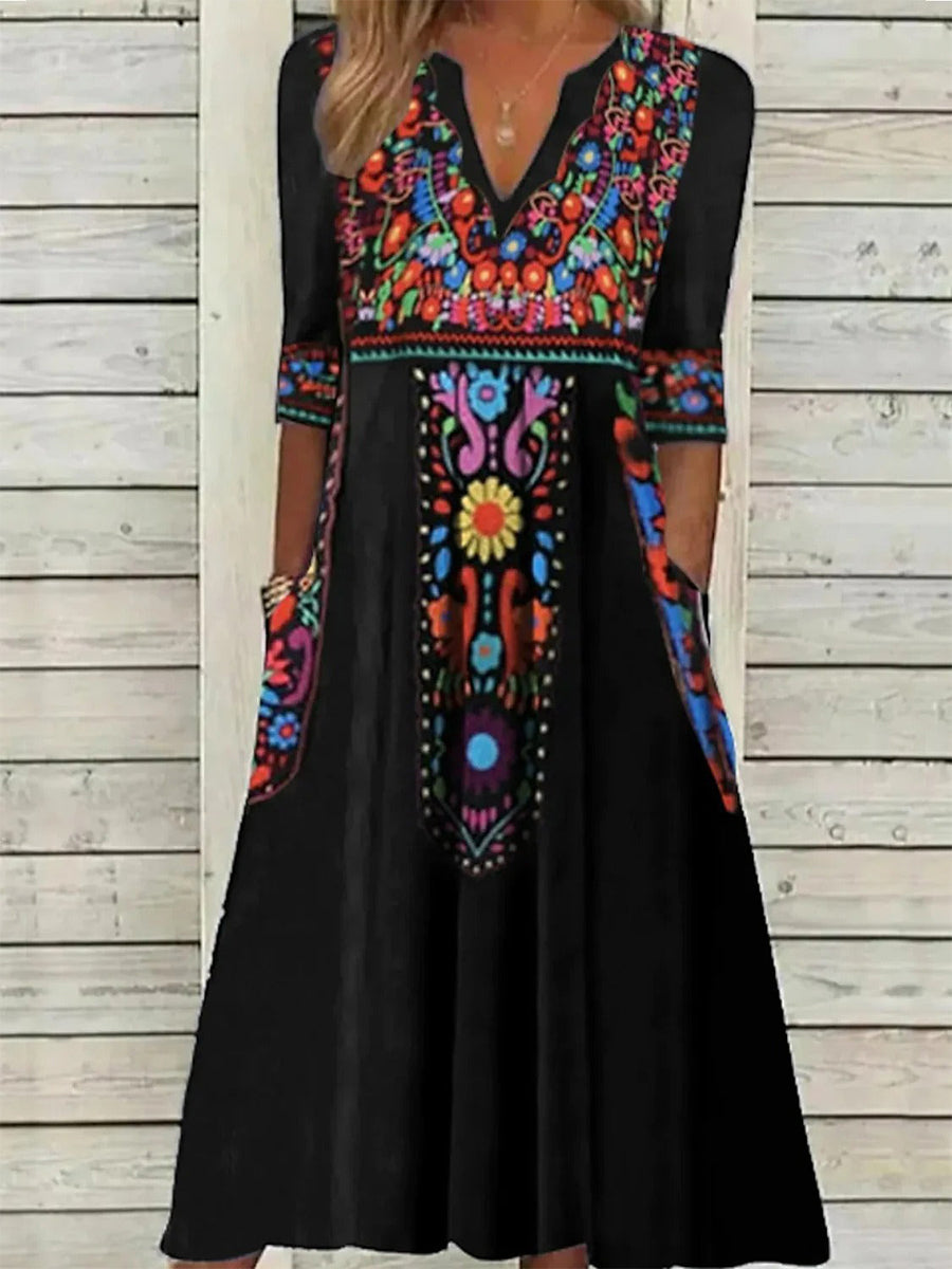 Robe midi bohème noire à fleurs et col en V