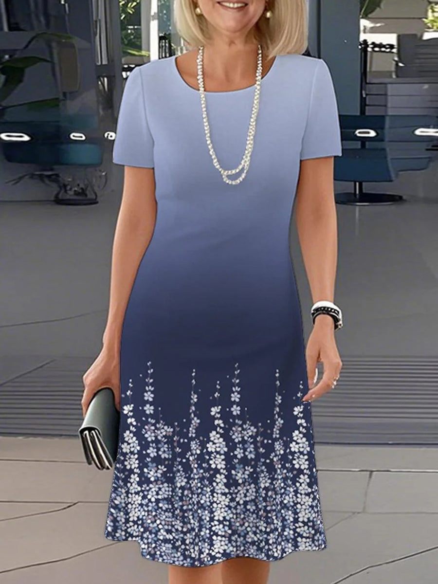 Blaues Minikleid mit kurzen Ärmeln und Rundhalsausschnitt