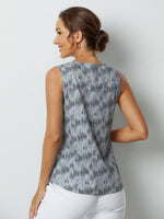 Lässige, niedliche Bluse mit Print, Knöpfen, V-Ausschnitt und ärmellos