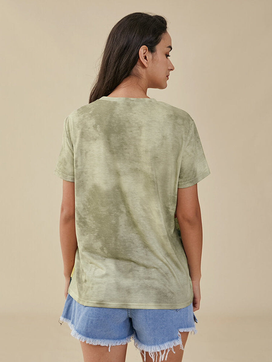 Grünes T-Shirt mit Schmetterlingsmuster, Rundhalsausschnitt und kurzen Ärmeln