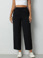 Freizeithose in Anthrazit mit Knöpfen und Taschen