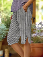 Lässige schwarz-weiß gestreifte Shorts