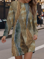 Lässiges blaues Kleid mit Rundhalsausschnitt, langen Ärmeln und geometrischem Muster