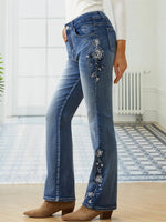 Lässige Jeans aus Denim mit Blumenstickerei
