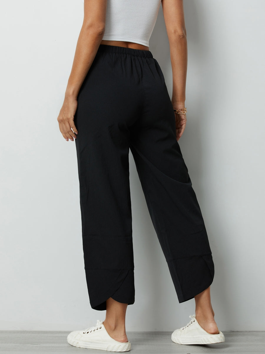 Freizeithose in Anthrazit mit Knöpfen und Taschen